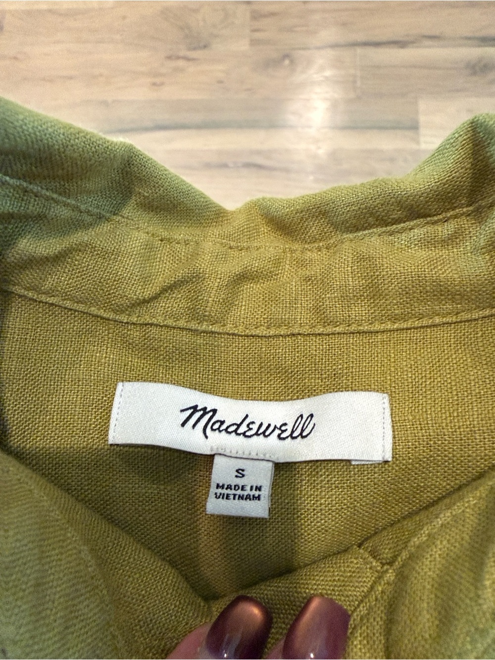 Madewell Short-Sleeve Button-Front Cropped Linen Shirt in Pistachio Green - Picture 2 of 7